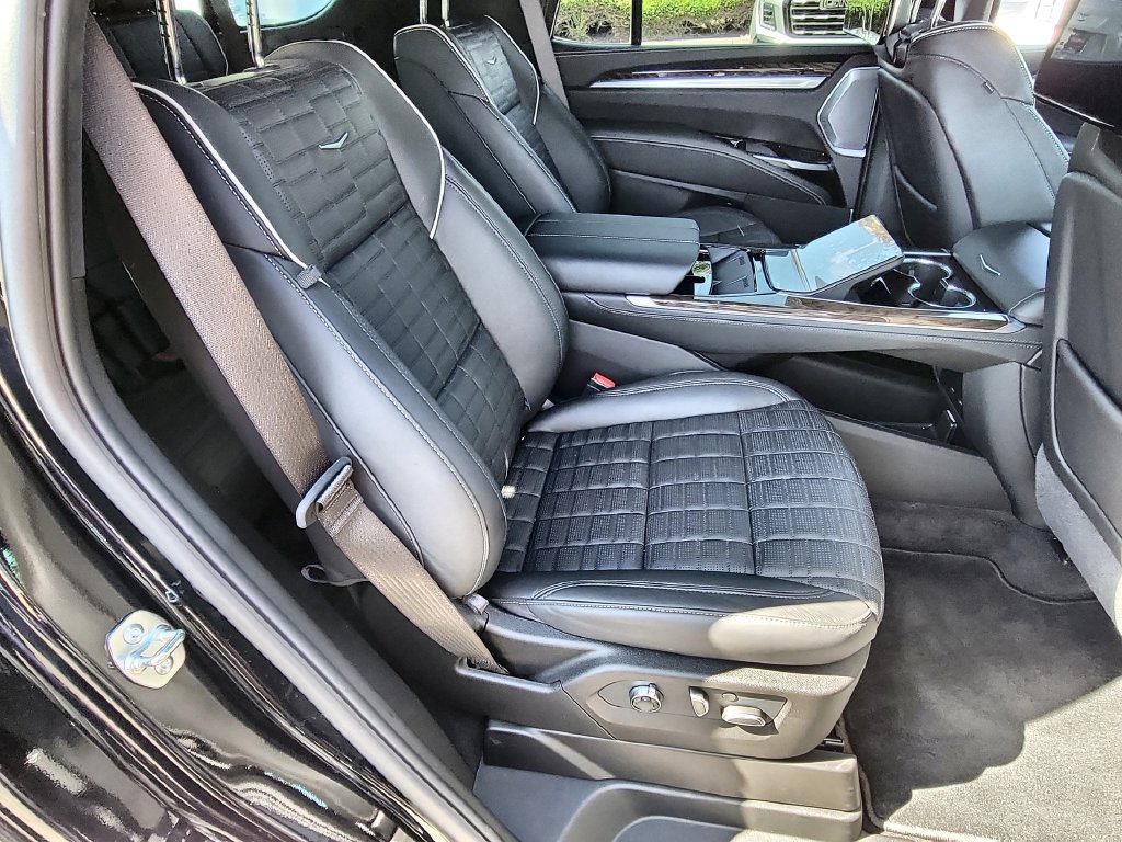 Used 2026 Cadillac Escalade Platinum Sport AWD/4WD image 27