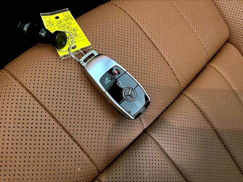 Used 2023 Mercedes-Benz E 450 4MATIC Cabriolet image 14