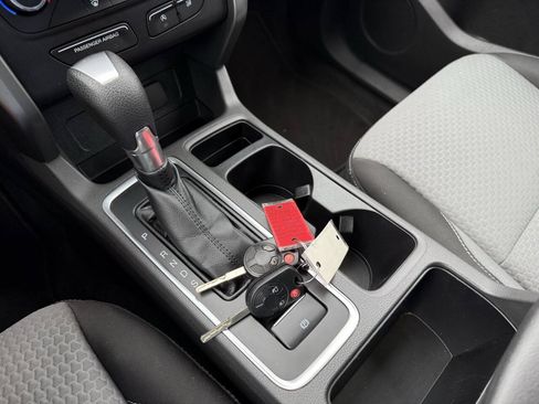 Used 2017 Ford Escape SE w/ Equipment Group 201A AWD/4WD image 25