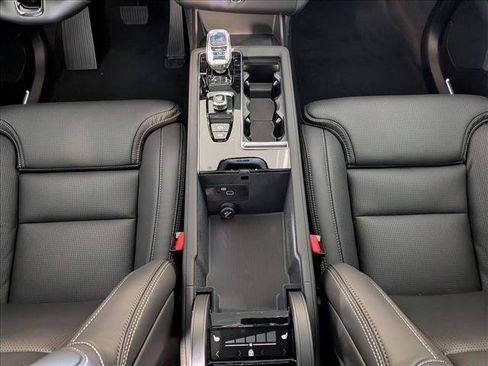 New 2026 Volvo XC90 T8 Ultra w/ Protection Package image 16