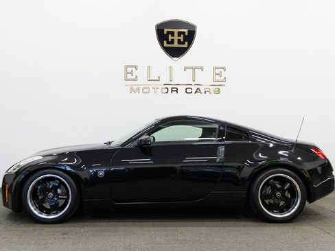 Used 2007 Nissan 350Z Base w/ Cargo Convenience Pkg image 2