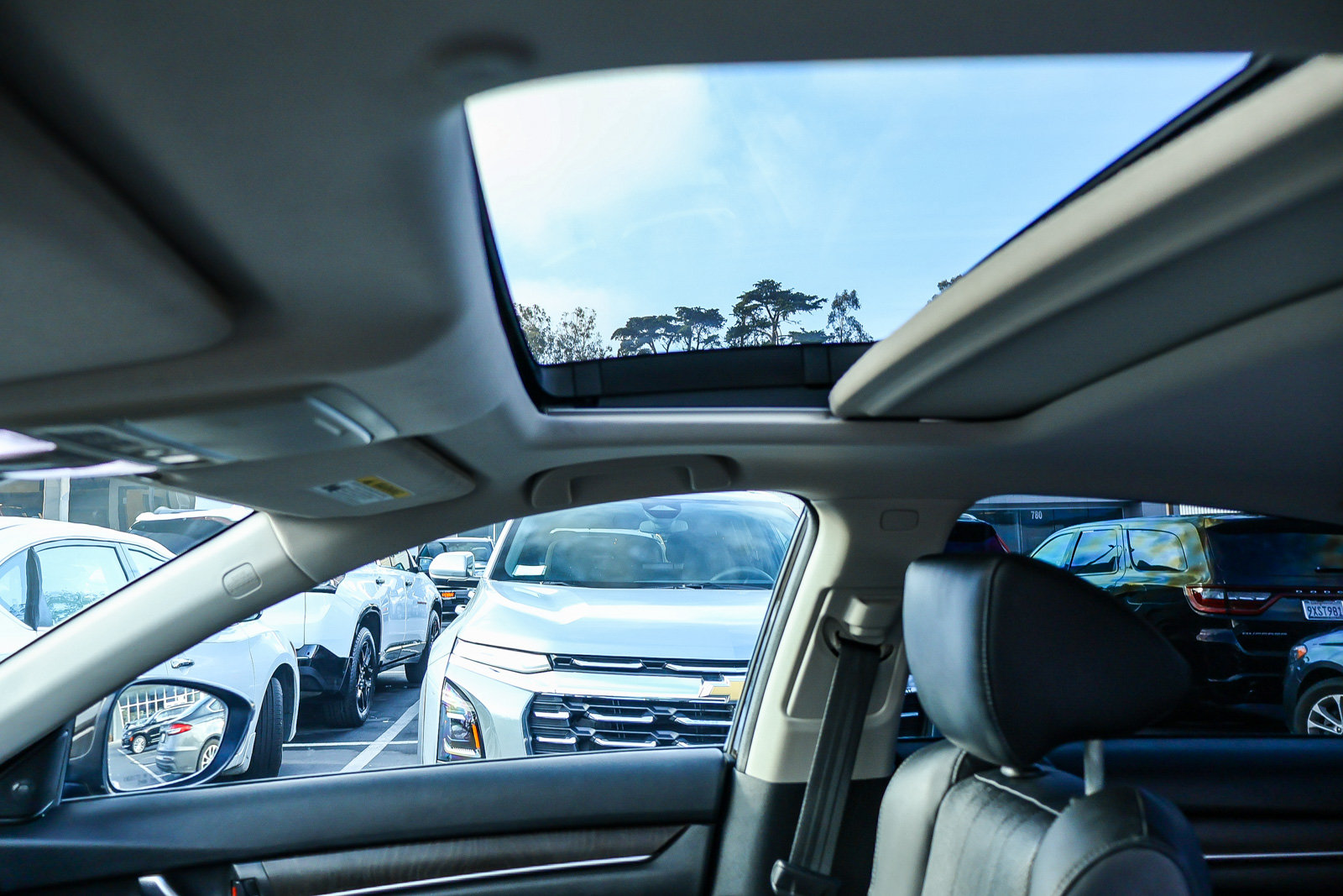 Used 2018 Honda Accord Touring image 8