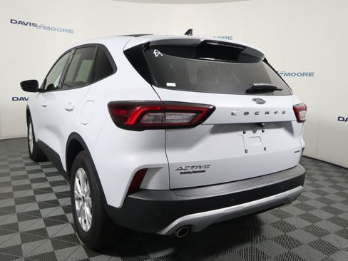 Used 2025 Ford Escape Active w/ Tech Pack #1 AWD/4WD image 9