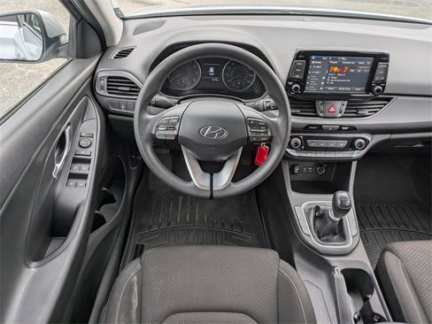 Used 2018 Hyundai Elantra GT image 15