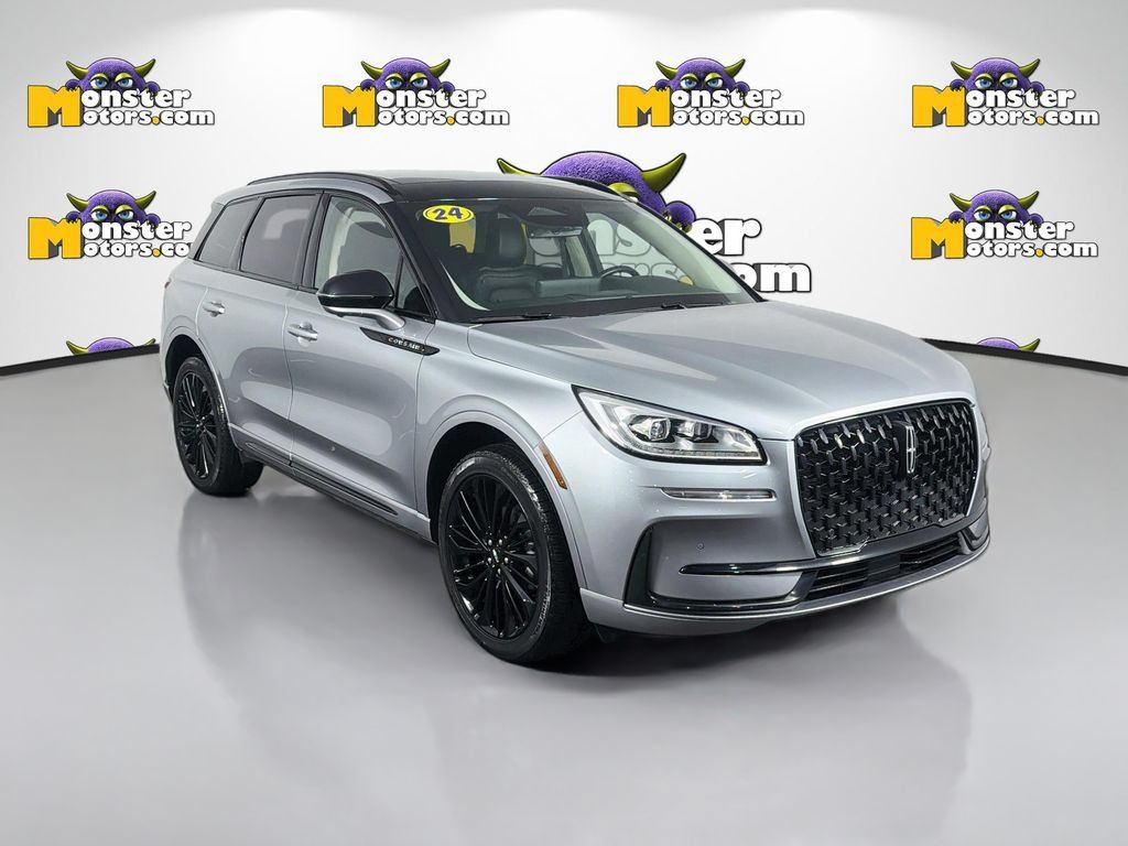 Used 2024 Lincoln Corsair Reserve w/ Equipment Group 201A AWD/4WD image 3