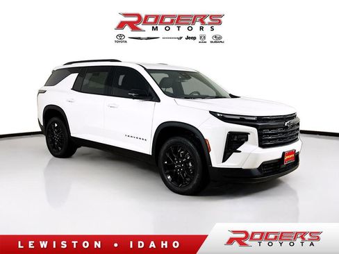 Used 2024 Chevrolet Traverse LT w/ Midnight/Sport Edition image 1