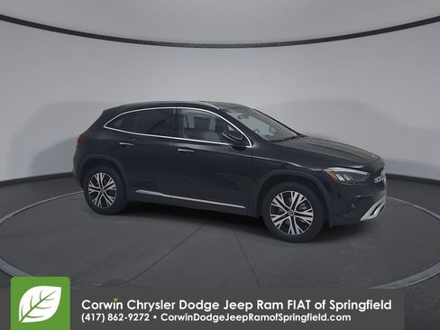 Used 2025 Mercedes-Benz GLA 250 4MATIC image 2