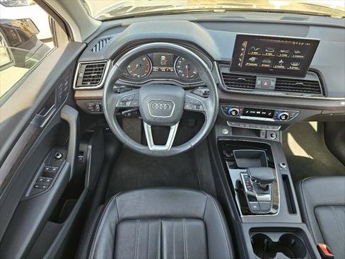 Used 2023 Audi Q5 2.0T Premium w/ Convenience Package image 5