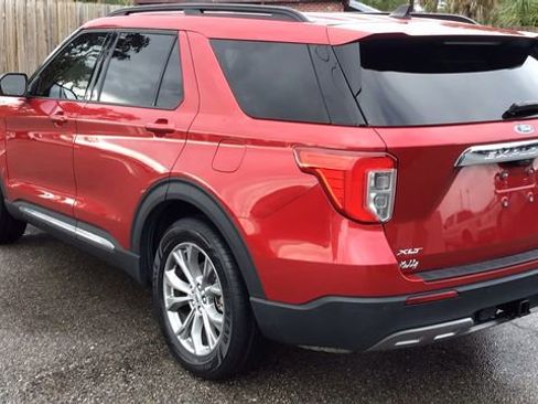 Used 2022 Ford Explorer XLT w/ Equipment Group 202A image 7