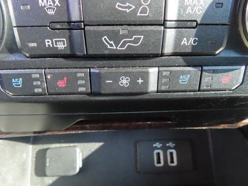 Used 2016 Ford F150 Platinum image 29