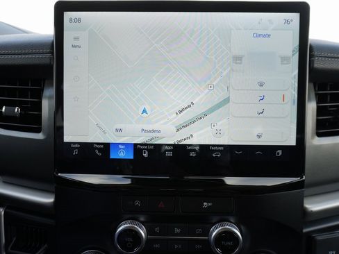 Used 2024 Ford Expedition XLT image 16