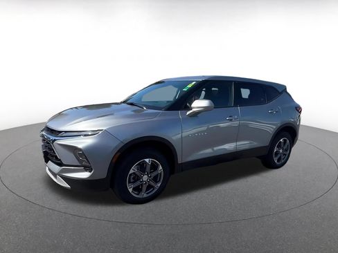 Used 2025 Chevrolet Blazer LT FWD image 6