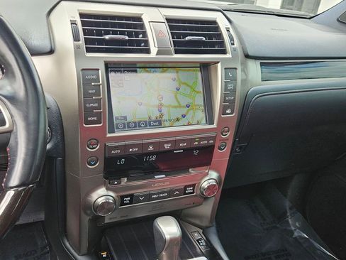 Used 2021 Lexus GX 460 Luxury w/ Accessory Package AWD/4WD image 14