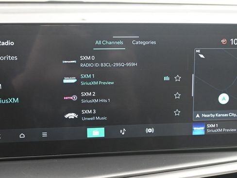 Certified 2025 Kia Sorento EX w/ Panoramic Sunroof Package image 19