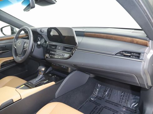 Used 2024 Lexus ES 350 w/ Premium Package image 43