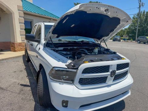 Used 2017 RAM 1500 Express RWD image 22