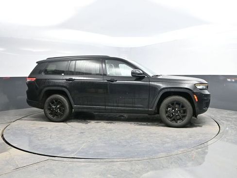Used 2024 Jeep Grand Cherokee L Laredo AWD/4WD image 12