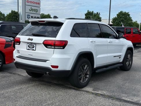 Used 2016 Jeep Grand Cherokee Laredo 75th Anniversary AWD/4WD image 3