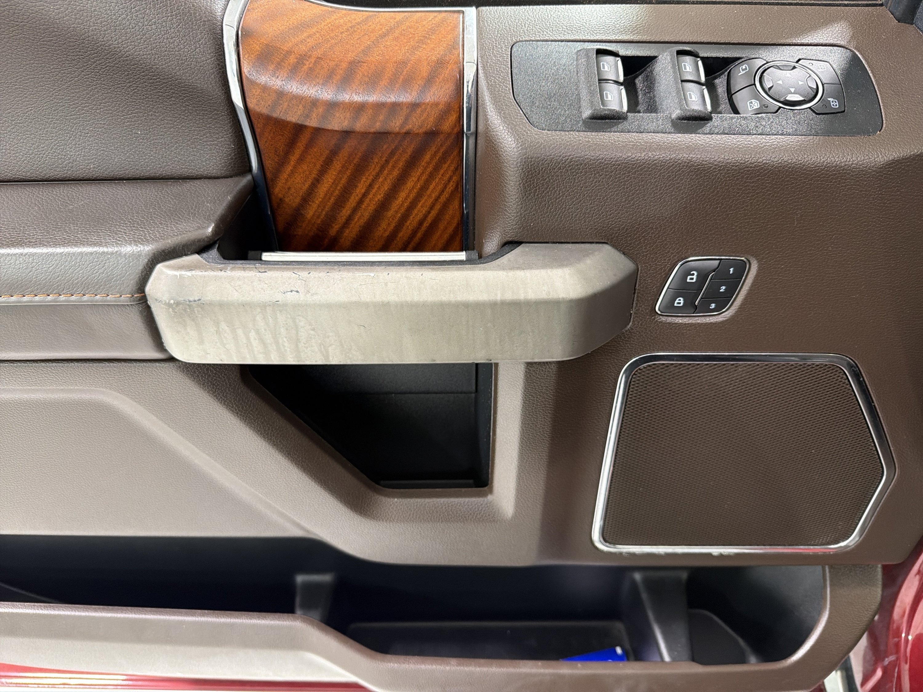 Used 2019 Ford F150 King Ranch w/ Equipment Group 601A Luxury AWD/4WD image 15
