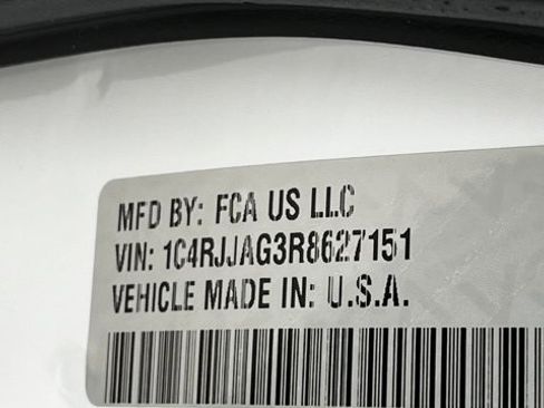 Certified 2024 Jeep Grand Cherokee L Altitude image 36