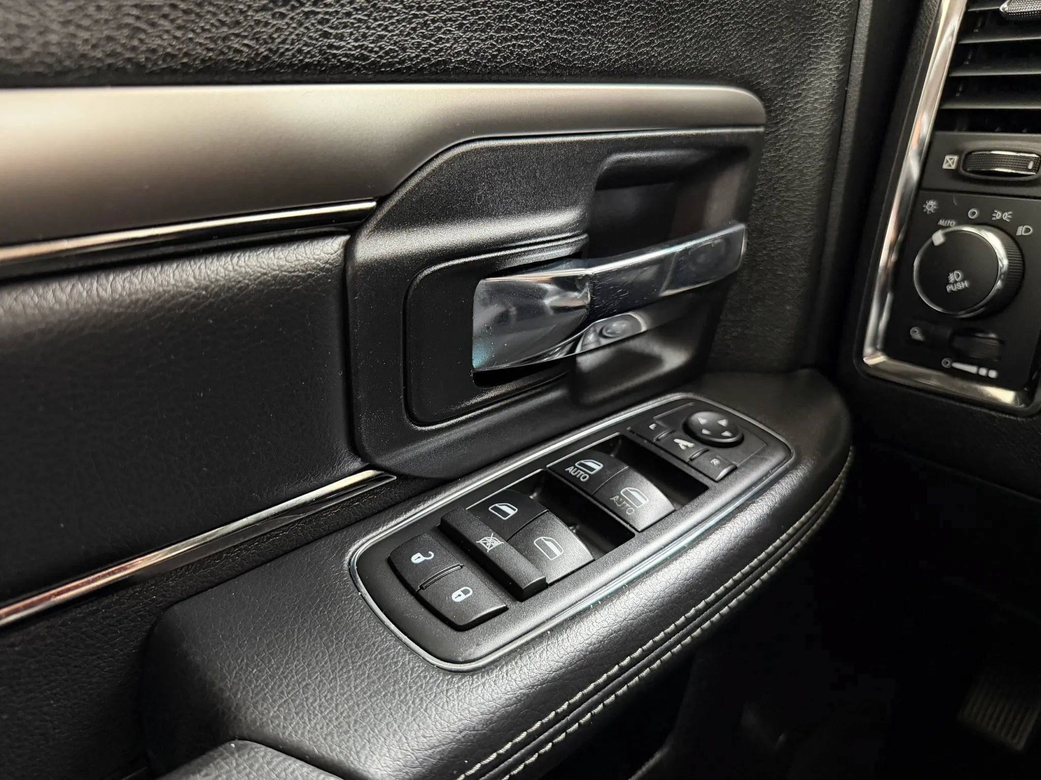 Used 2014 RAM 1500 Sport w/ Remote Start & Security Group AWD/4WD image 21