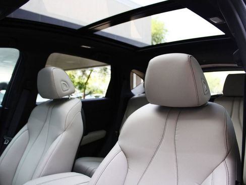 Used 2025 Acura RDX SH-AWD image 15