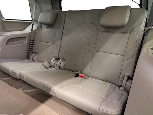 Used 2018 GMC Yukon SLT w/ Open Road Package AWD/4WD image 11
