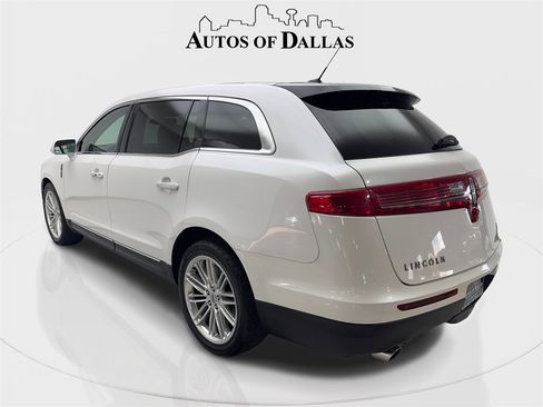 Used 2019 Lincoln MKT AWD image 9