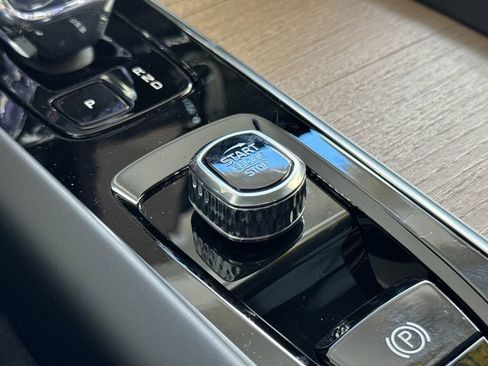 New 2026 Volvo XC60 B5 Plus w/ Climate Package image 22