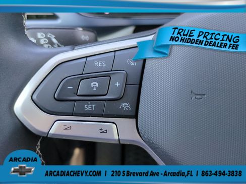 Used 2024 Volkswagen Taos SE FWD image 24