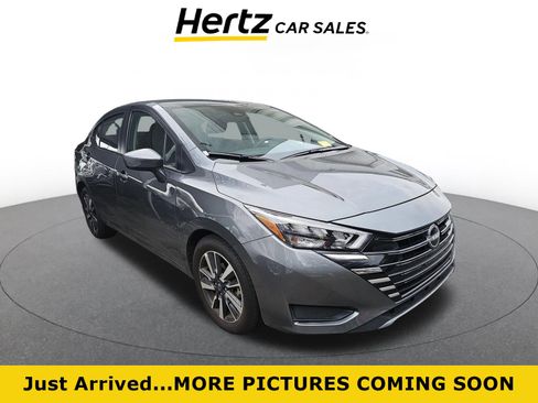 Used 2025 Nissan Versa SV image 1