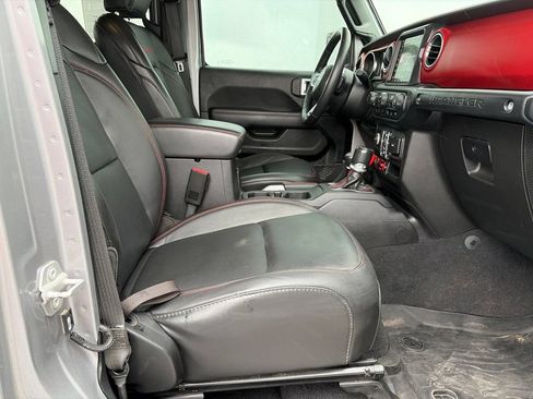 Used 2020 Jeep Wrangler Unlimited Rubicon AWD/4WD image 32