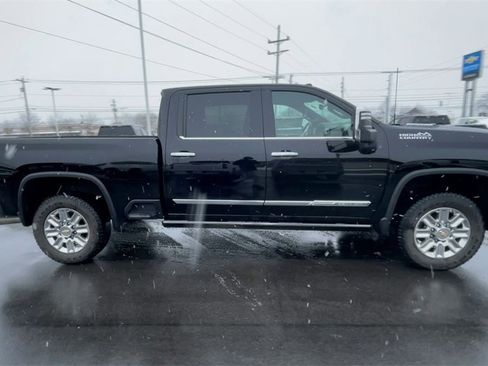 Used 2025 Chevrolet Silverado 2500 High Country w/ Technology Package image 9