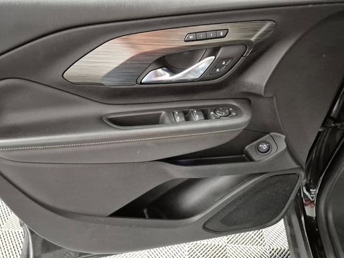 Certified 2024 GMC Terrain SLT image 13