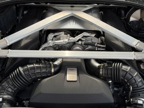 Used 2023 Aston Martin V8 Vantage Coupe image 33