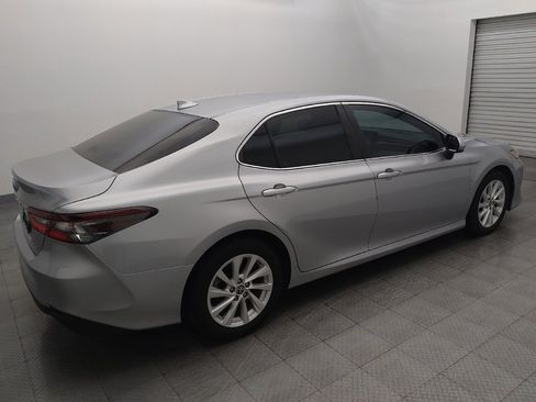 Used 2021 Toyota Camry LE image 10