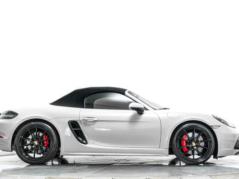 Used 2023 Porsche 718 Boxster GTS RWD image 16