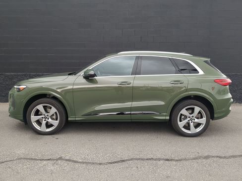 Used 2025 Audi Q5 Premium Plus w/ Premium Plus AWD/4WD image 7