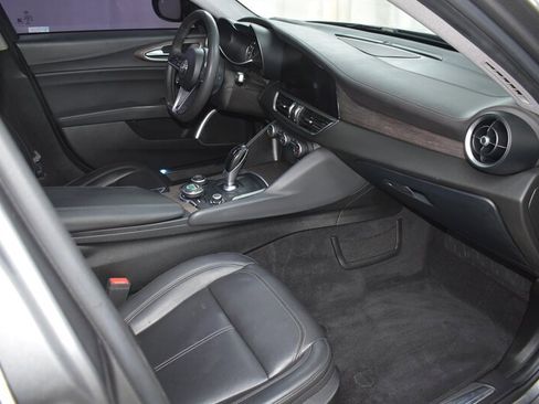 Used 2019 Alfa Romeo Giulia Ti AWD/4WD image 21