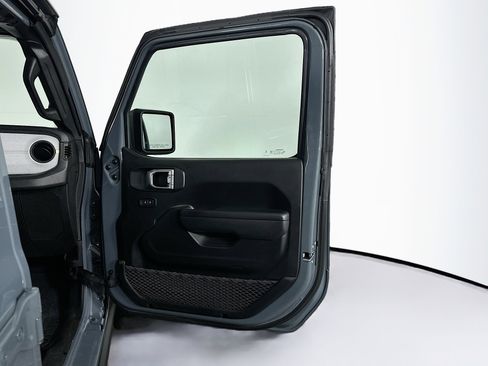 Used 2024 Jeep Wrangler Unlimited AWD/4WD image 30