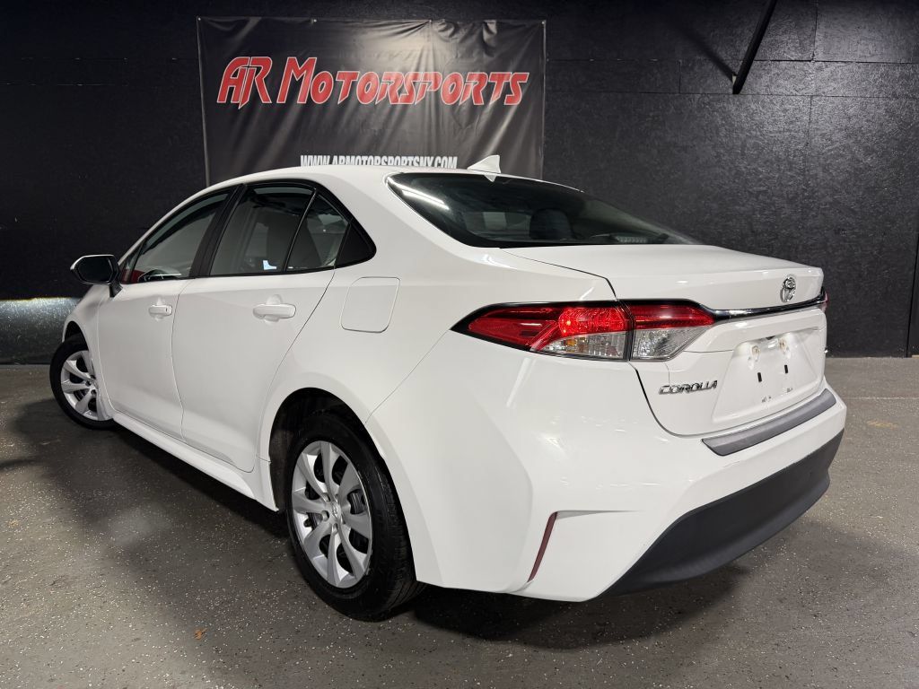 Used 2023 Toyota Corolla LE FWD image 3