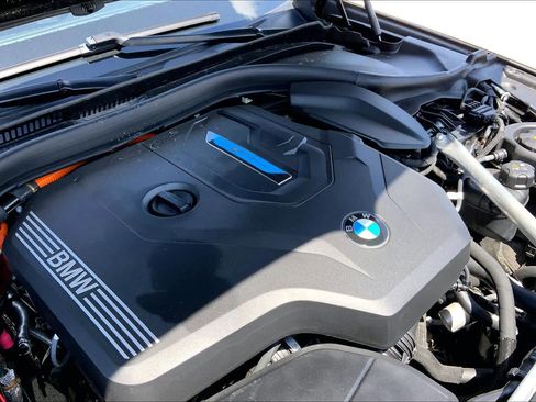 Used 2023 BMW 530e xDrive AWD/4WD image 33