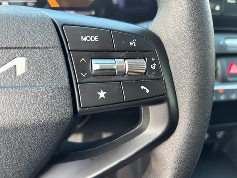 Certified 2025 Kia K4 FWD image 23