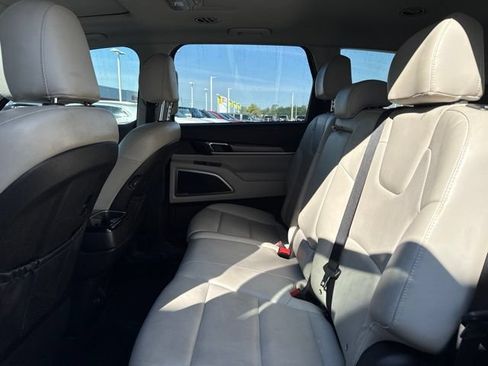 Used 2020 Kia Telluride S w/ S 8 Passenger Seating Package FWD image 10