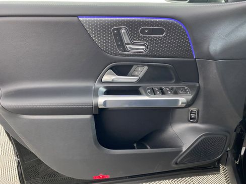 New 2025 Mercedes-Benz GLB 250 4MATIC image 11