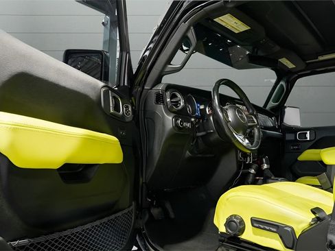 Used 2019 Jeep Wrangler Unlimited Sahara image 19