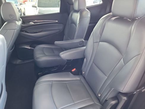 Used 2022 Buick Enclave Essence image 38