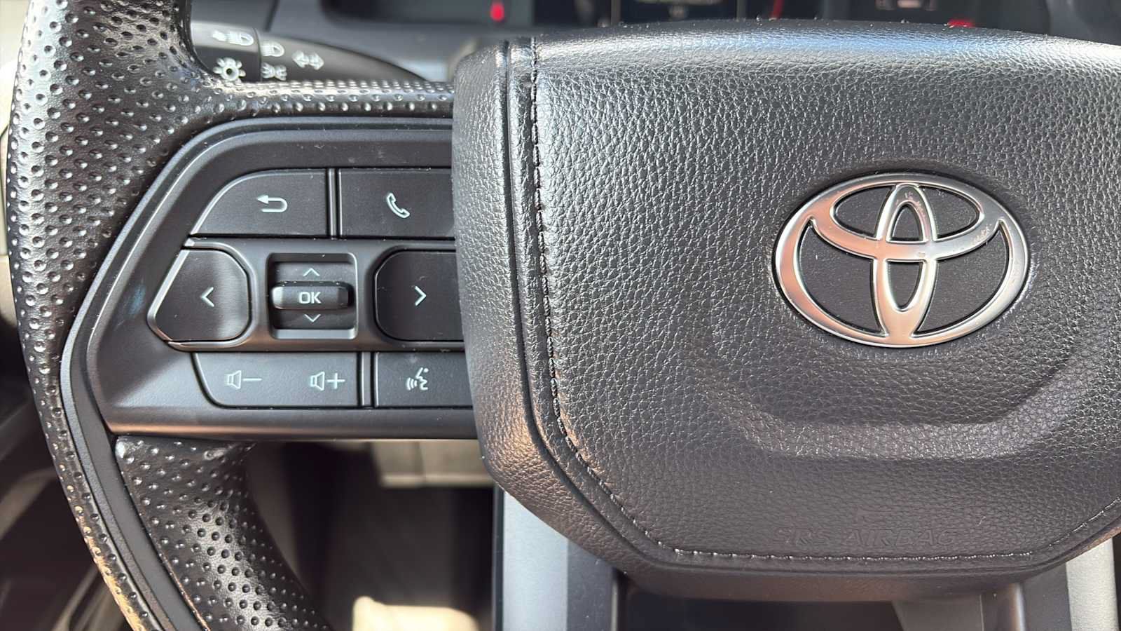 Used 2025 Toyota Tacoma SR AWD/4WD image 14