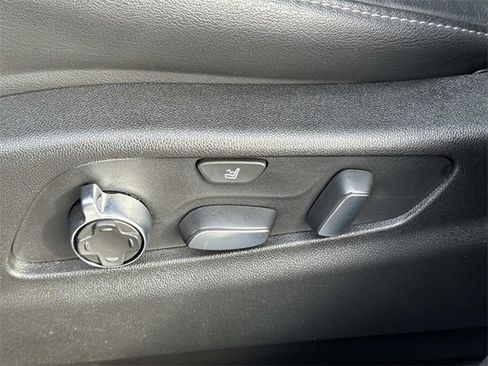 Used 2021 Cadillac XT4 Premium Luxury image 28