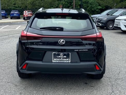 Used 2024 Lexus UX 250h AWD w/ Premium Package image 6